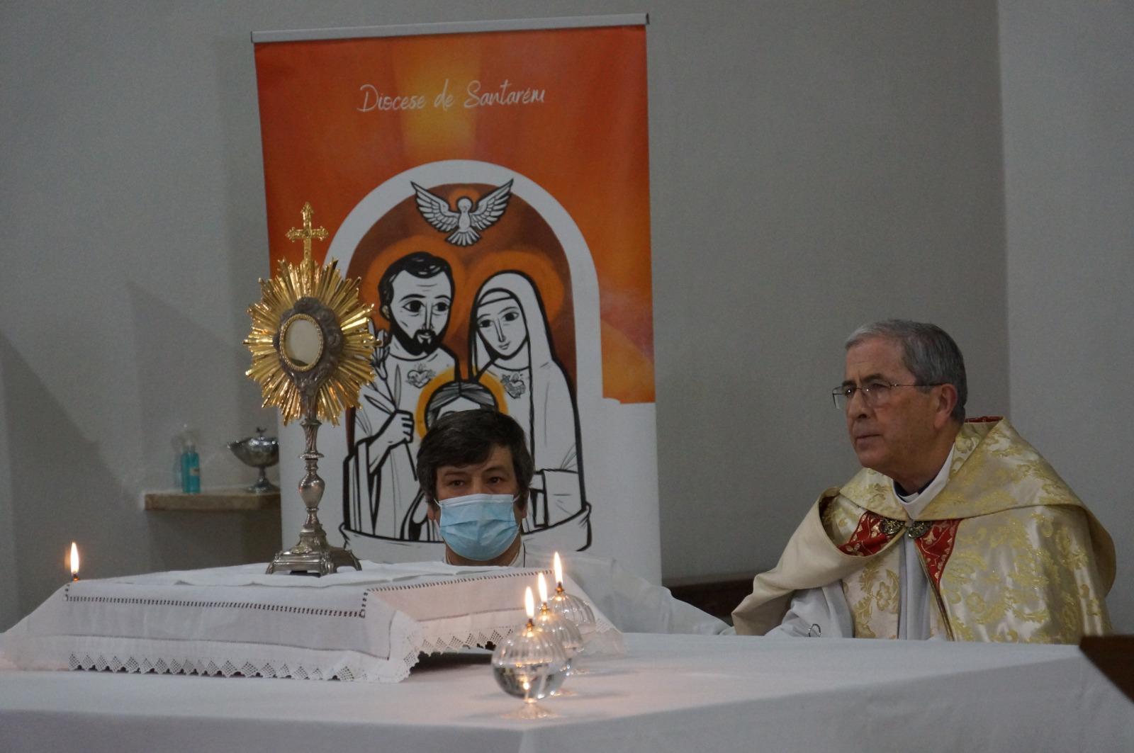 Vigília de Oração pelos Sacerdotes e Diáconos da Diocese de Santarém